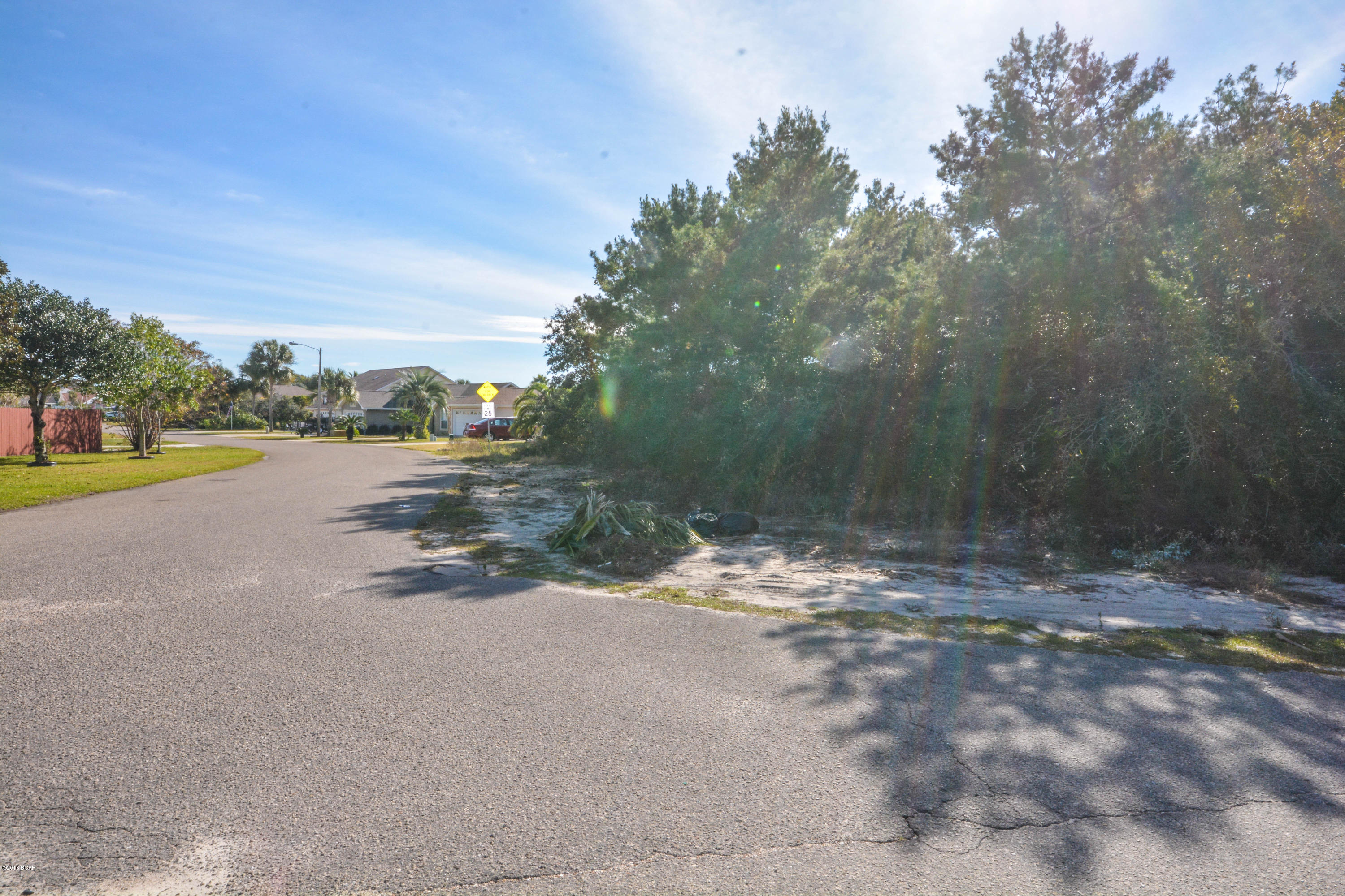 Seaclusion Beach - Land