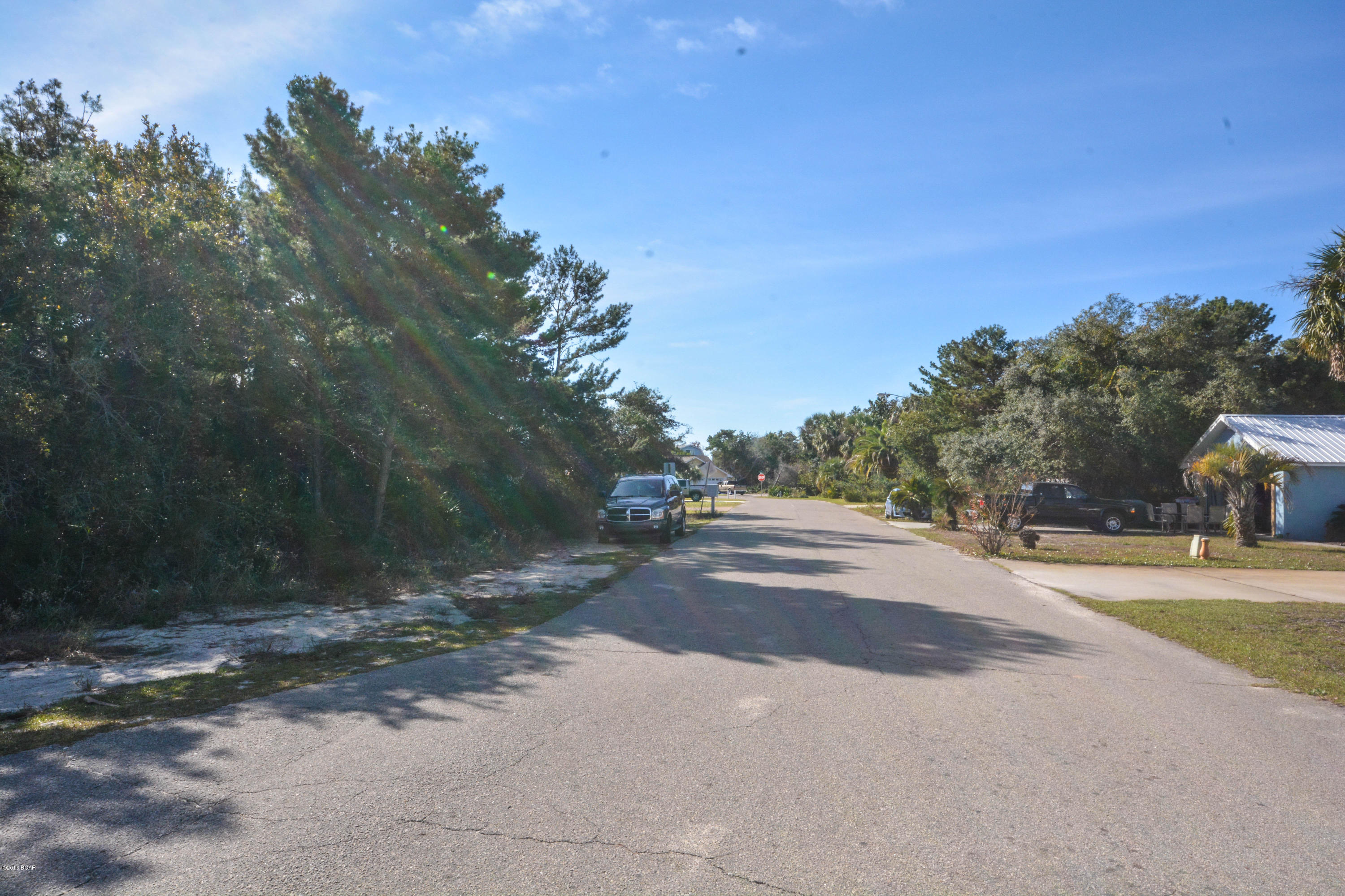 Seaclusion Beach - Land