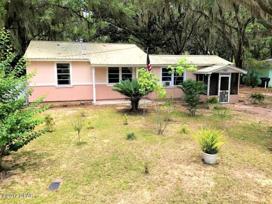 /*/*/*/ Cove CHARMER /*/*/*/ Check out this charming 3/2 in the Cove with an attached apartment. This home is situated on a beautiful shaded lot and has a convenient alley that runs right next to your property line! This home boasts a covered outdoor patio and a huge backyard for entertaining. The inside of the property has unlimited potential. With a little bit of updating, its classic style feel will mix perfectly with some new modern appeal.---- (All sizes and school zones are approximate.)