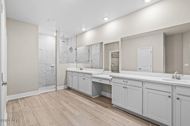 Lake Merial - Residential