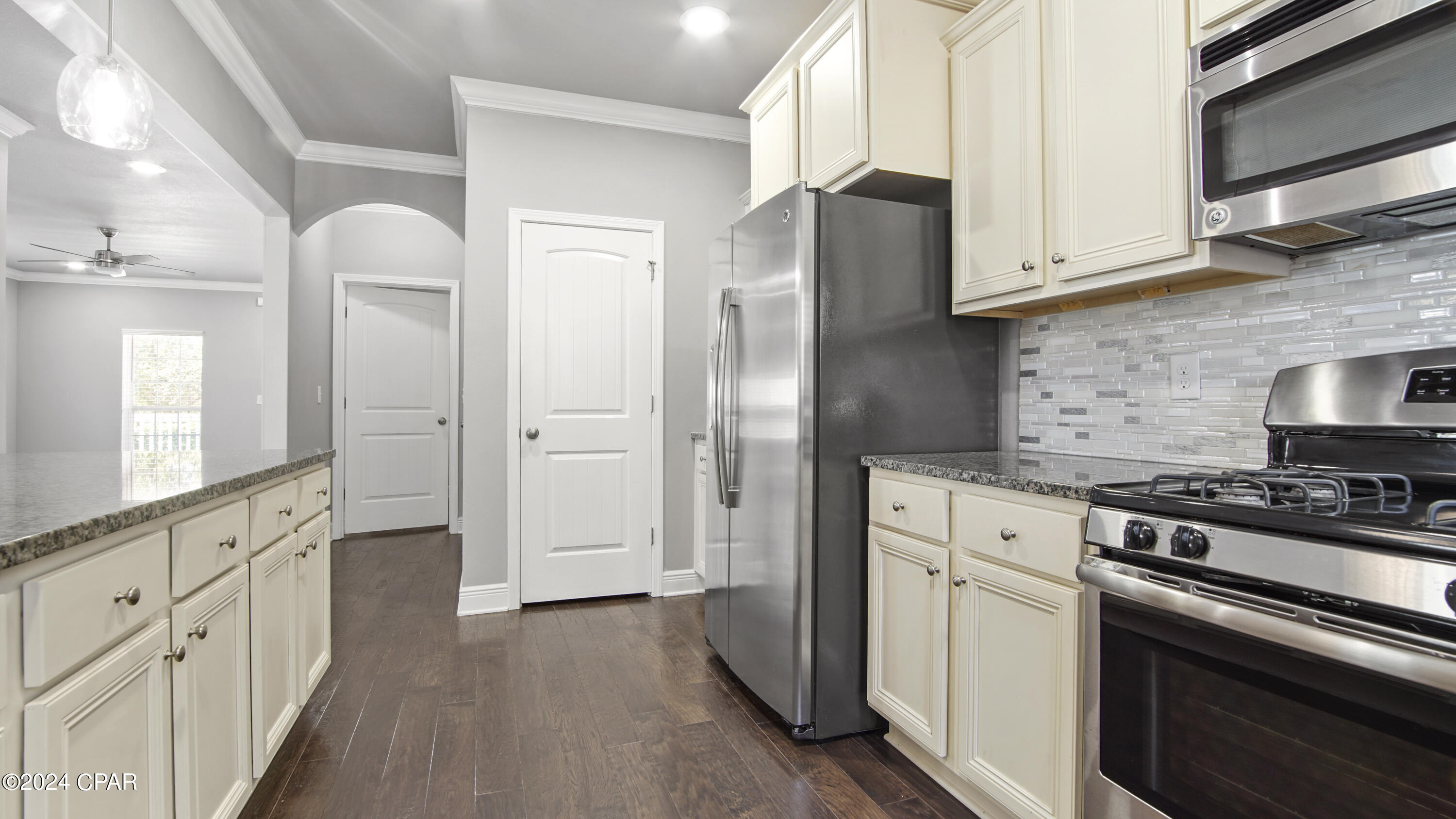 Magnolia Bay Club - Residential