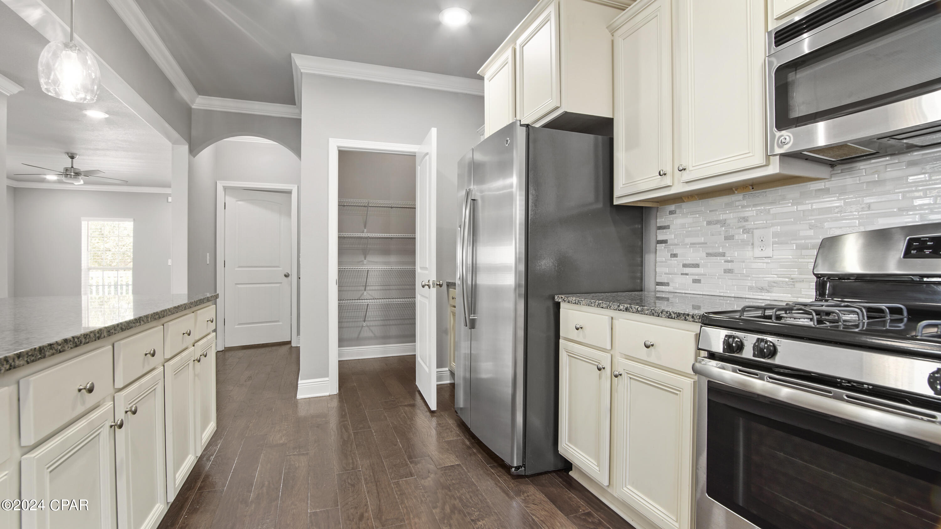 Magnolia Bay Club - Residential