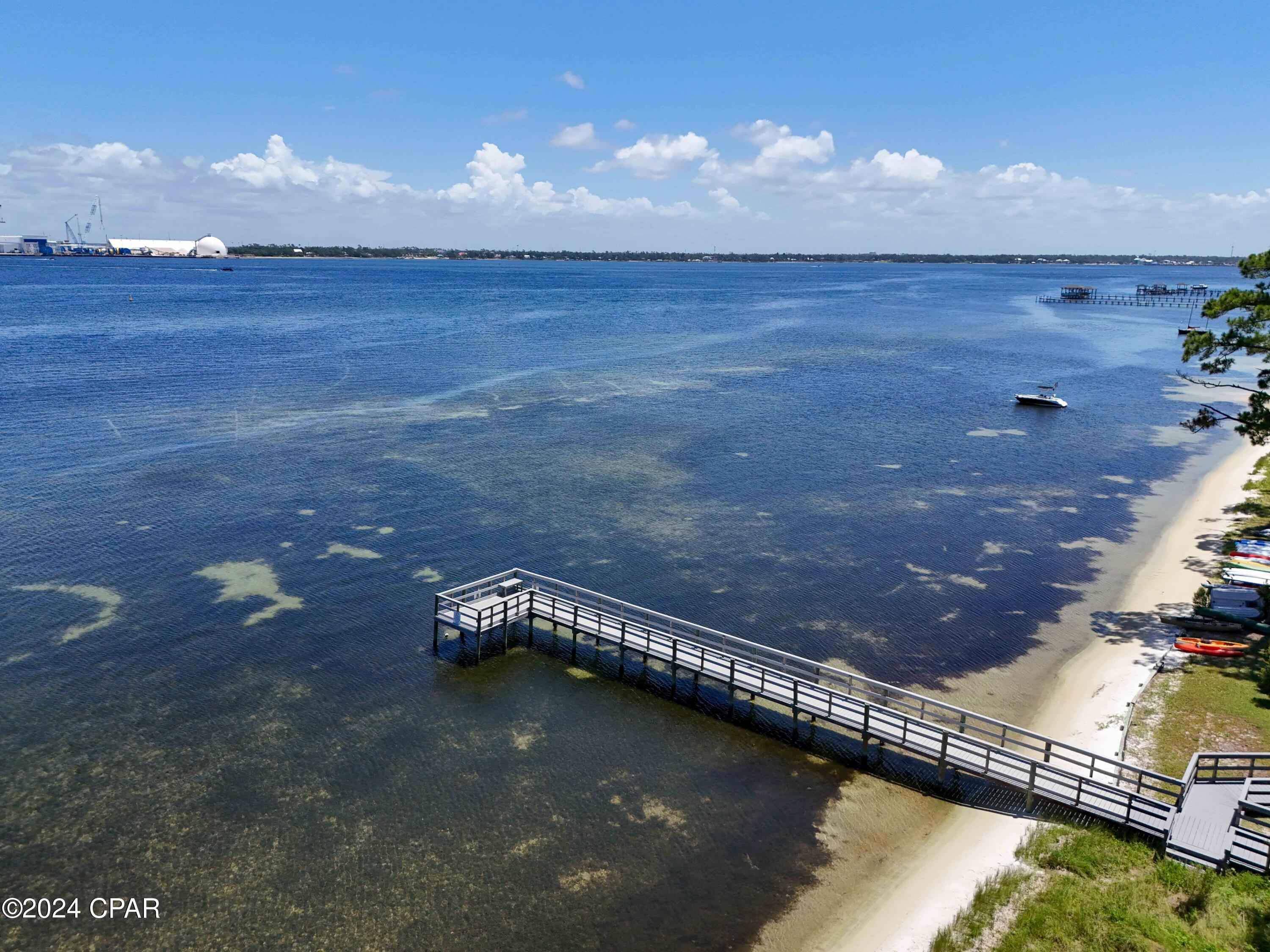 Magnolia Bay Club - Residential