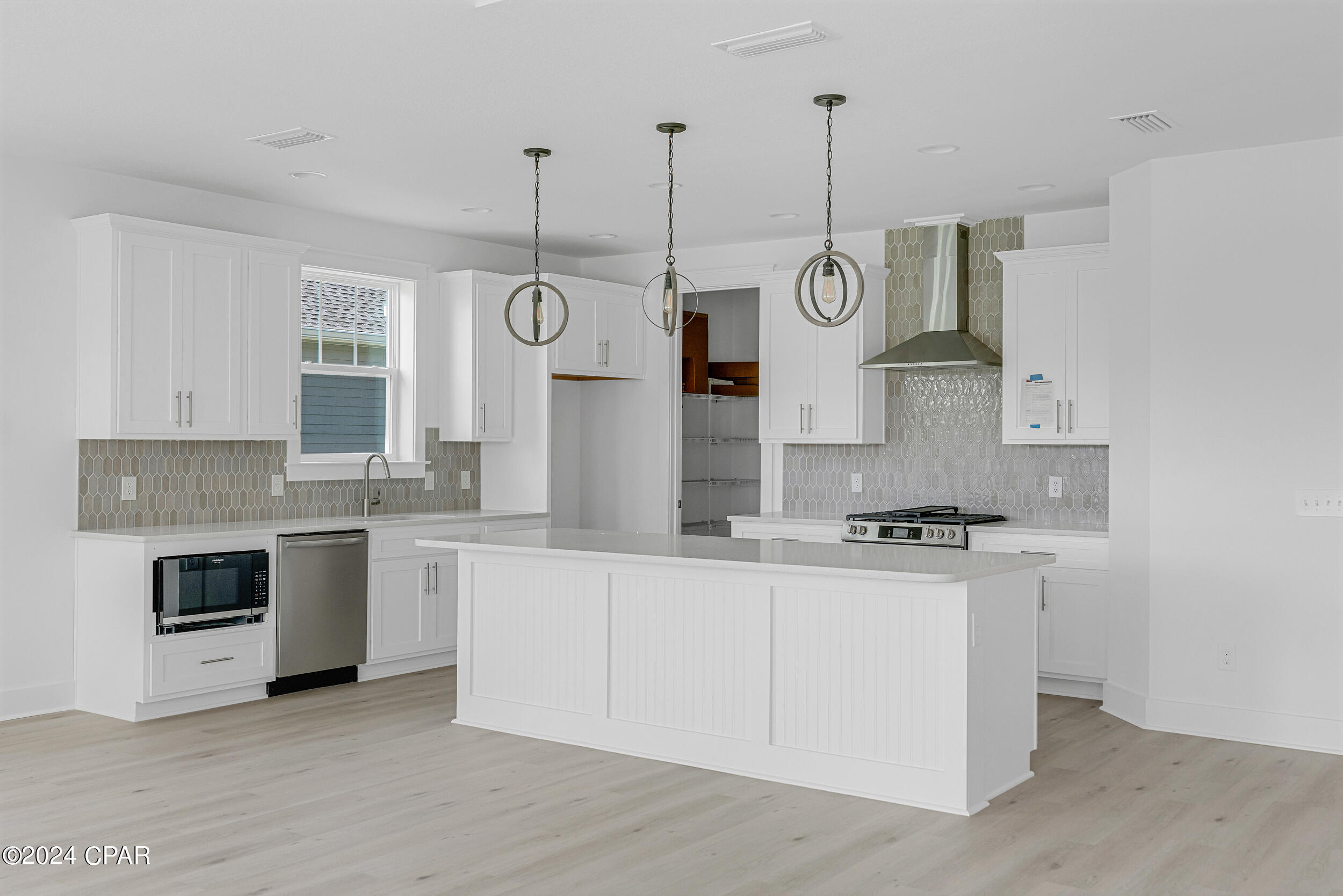 Panama City Beach, Florida 32407, United States, 3 Bedrooms Bedrooms, ,2 BathroomsBathrooms,Residential,Pending,61096