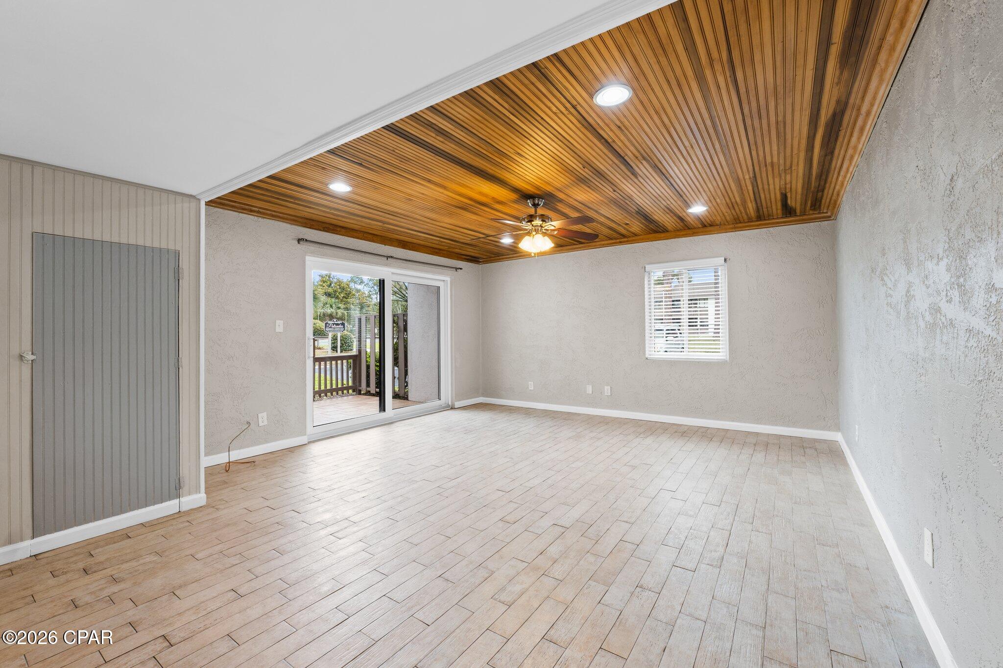 Palisades Condo Ph 1 - Residential