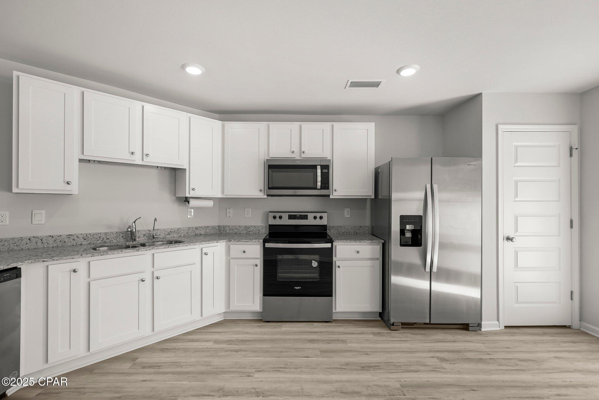 [No Recorded Subdiv] - Residential Lease