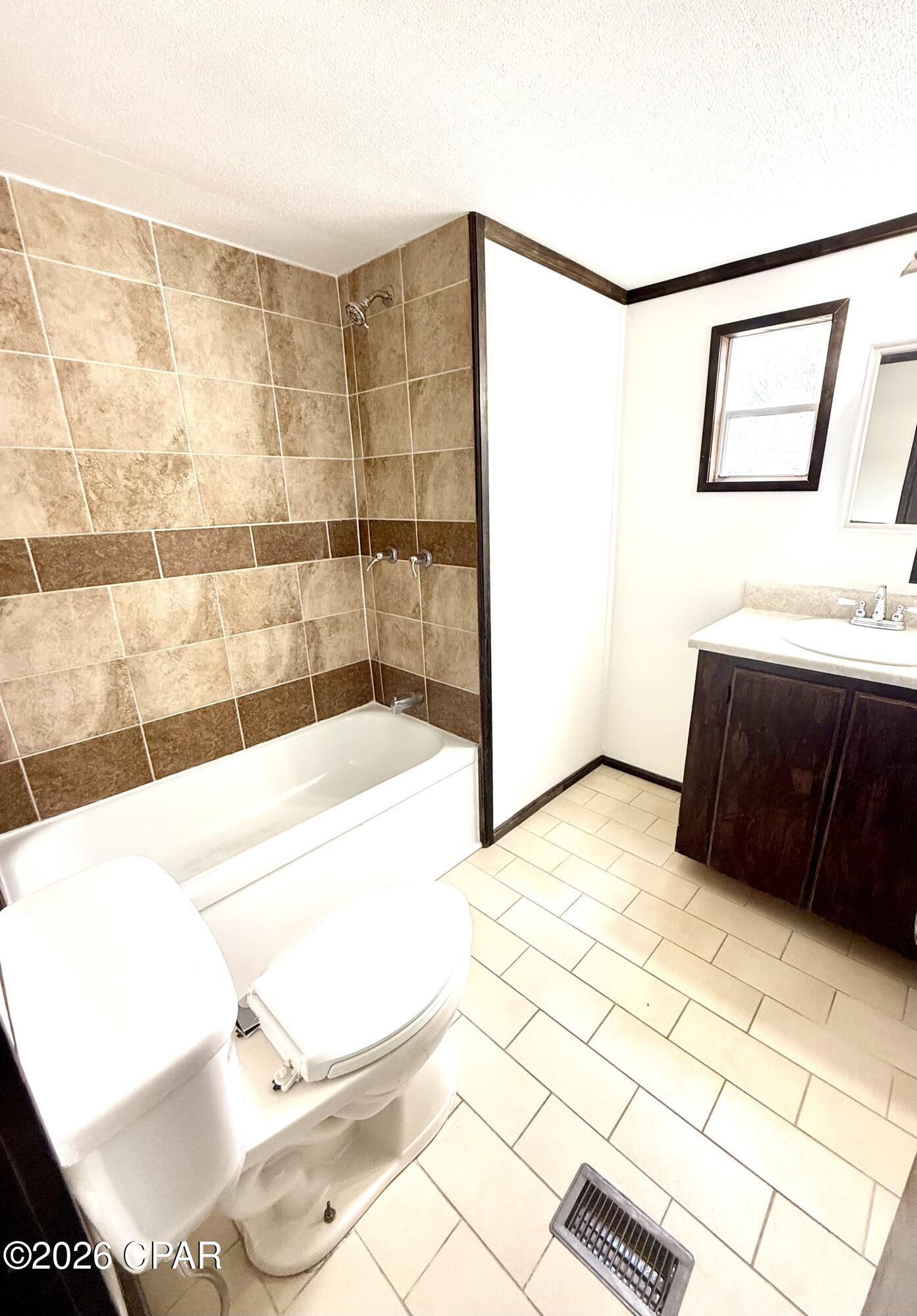 Oakwood Lakes - Residential