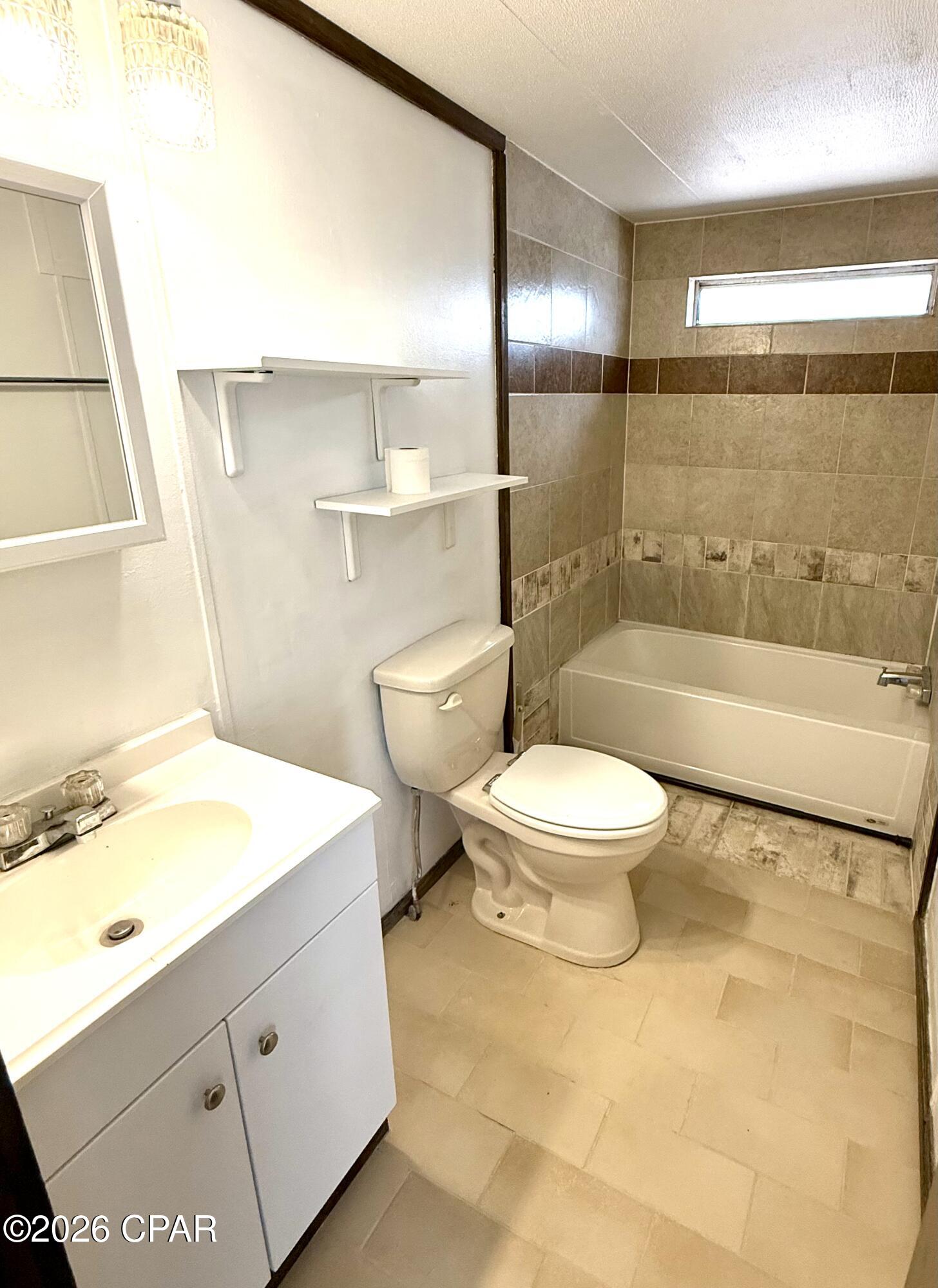 Oakwood Lakes - Residential