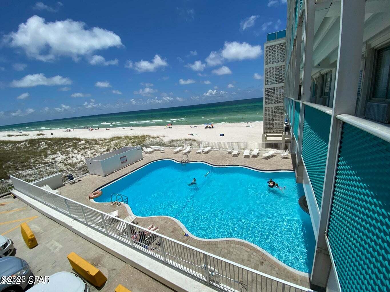 Fontainebleau Terrace - Residential