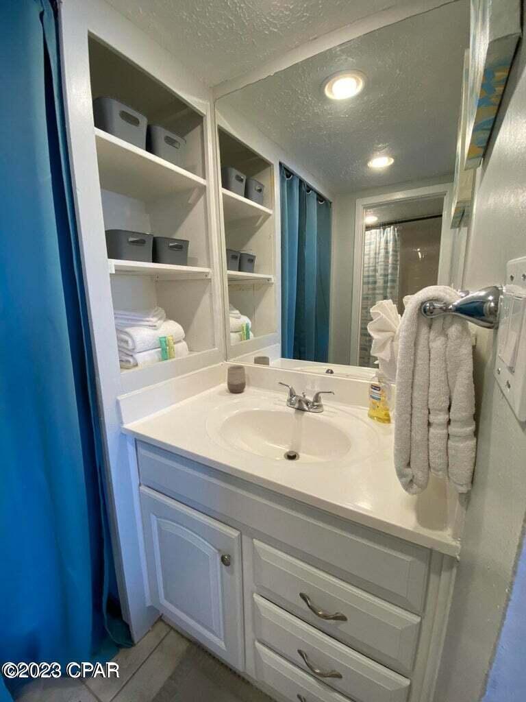 Fontainebleau Terrace - Residential