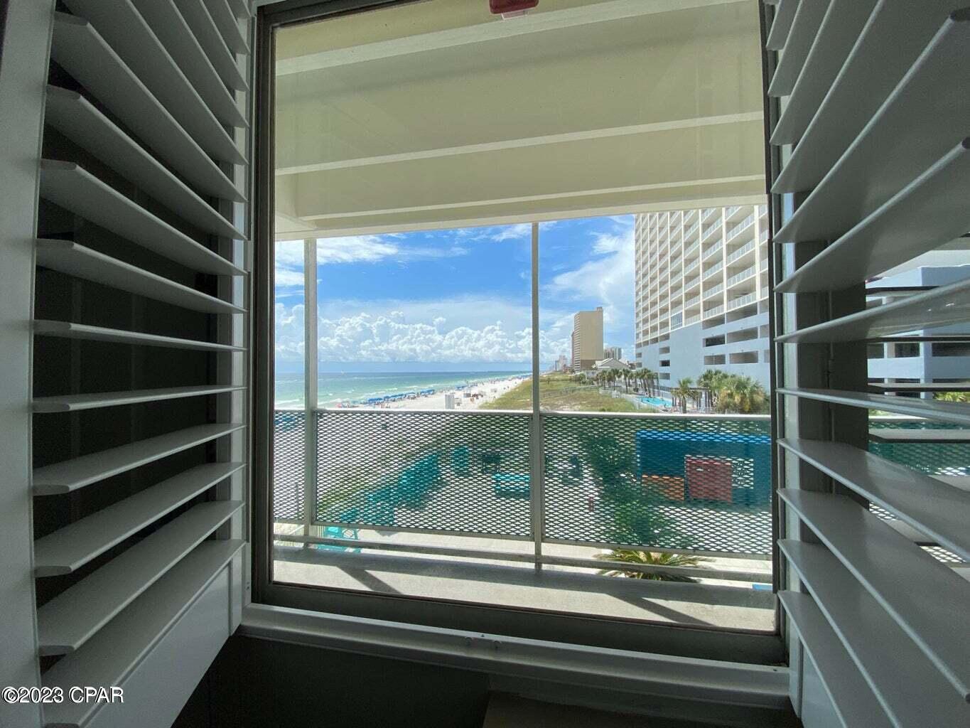 Fontainebleau Terrace - Residential