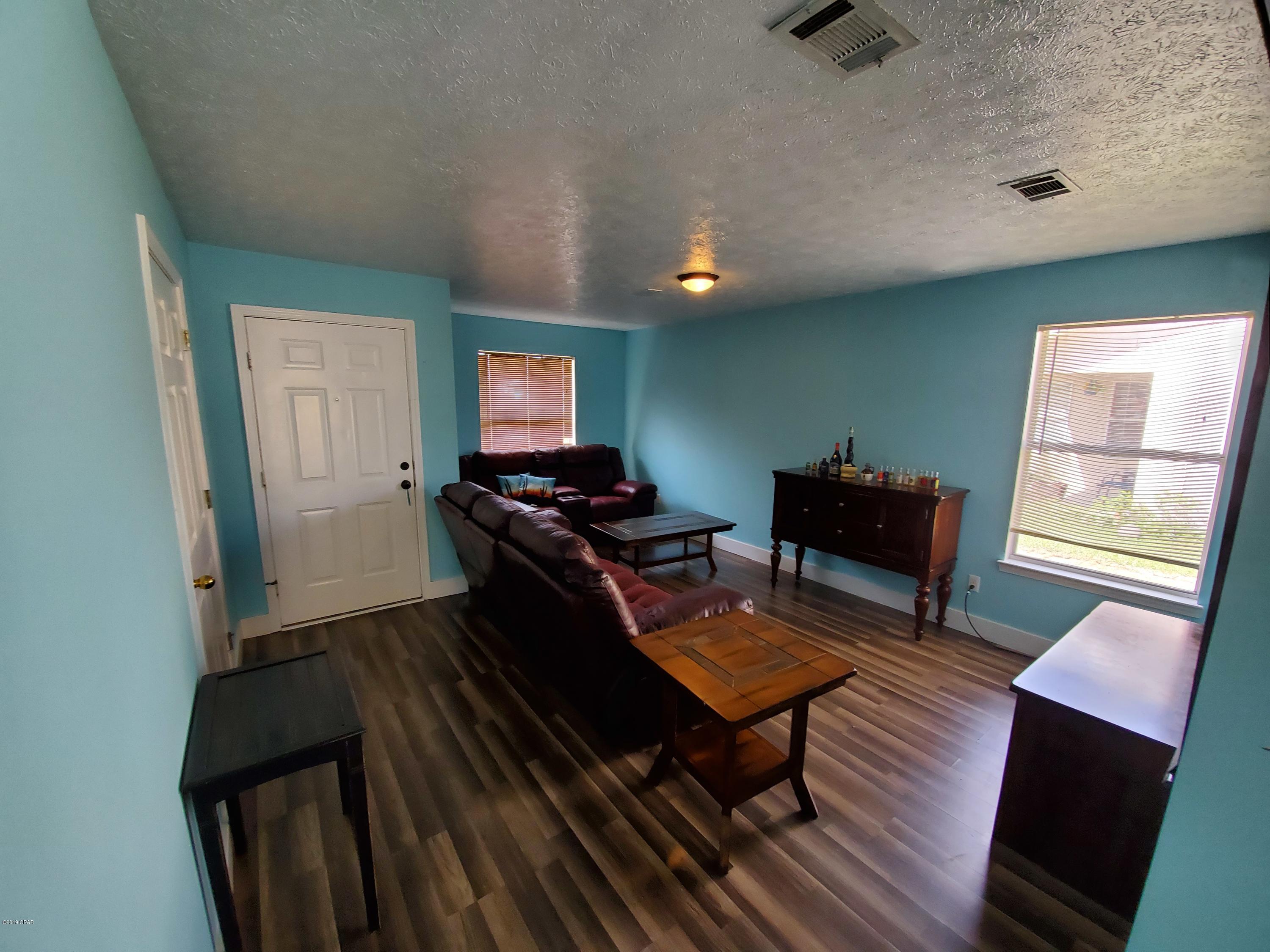 Pine Tree Place Unit 1 - Residential