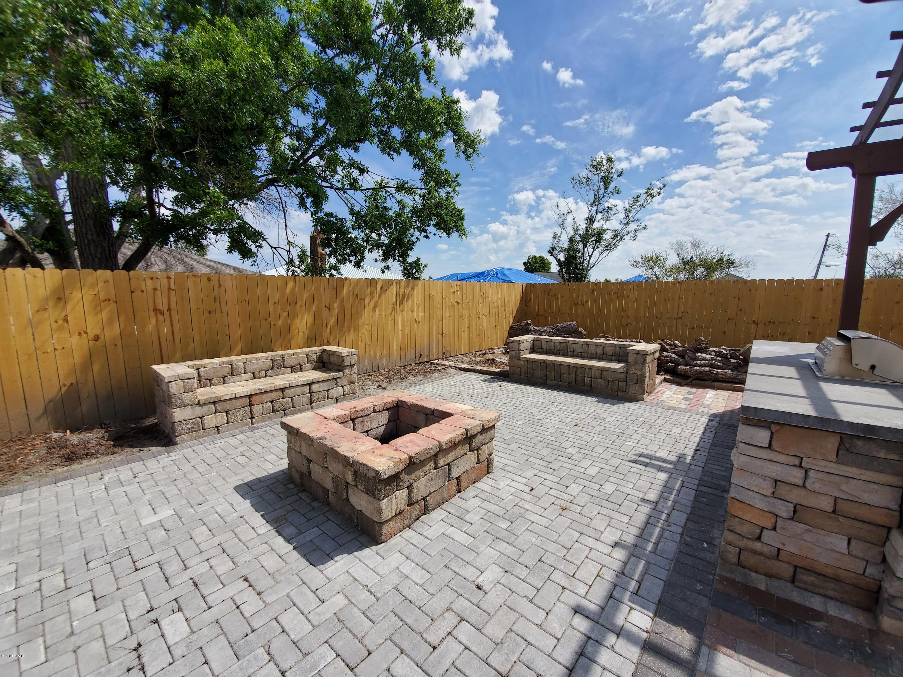 Pine Tree Place Unit 1 - Residential