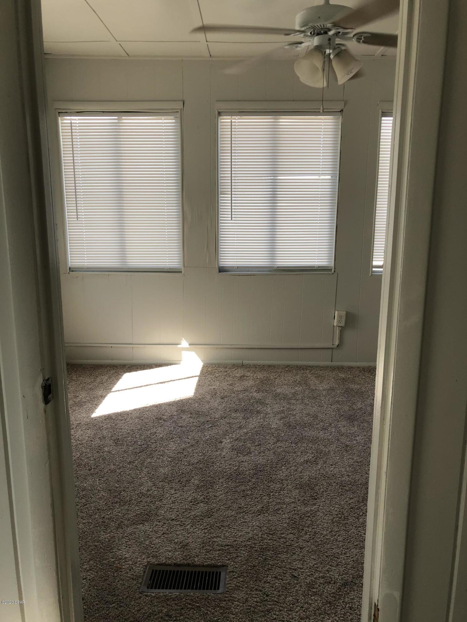 [No Recorded Subdiv] - Residential Lease