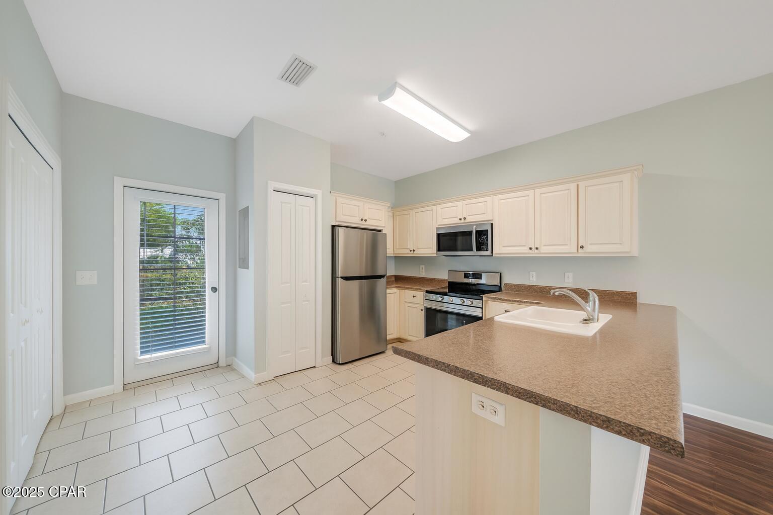 Annabella's Townhomes - Residential Lease