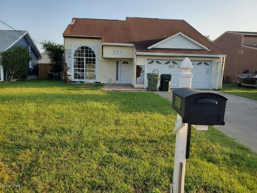 3 bedroom 2.5 bath House in an awesome neighborhood in Lynn Haven! House was hurricane damaged, but is structurally intact, will need a new roof, a few windows replaced, some drywall work, and some exterior work!



The fireplace might need to be removed, but the kitchen counters and bathrooms are decent/updated. It's also hooked up to city sewer/water.