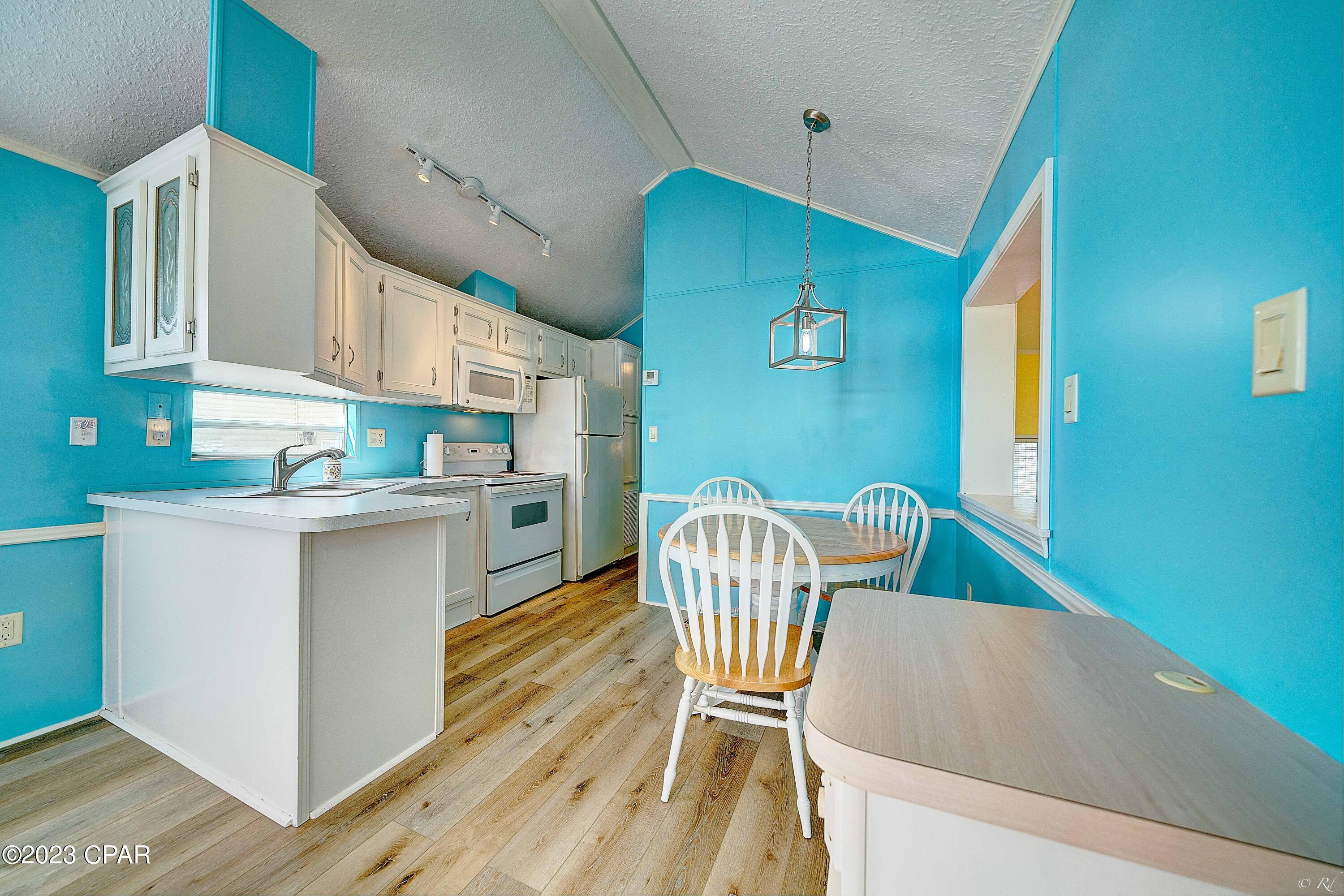 Emerald Pointe Resort - Residential