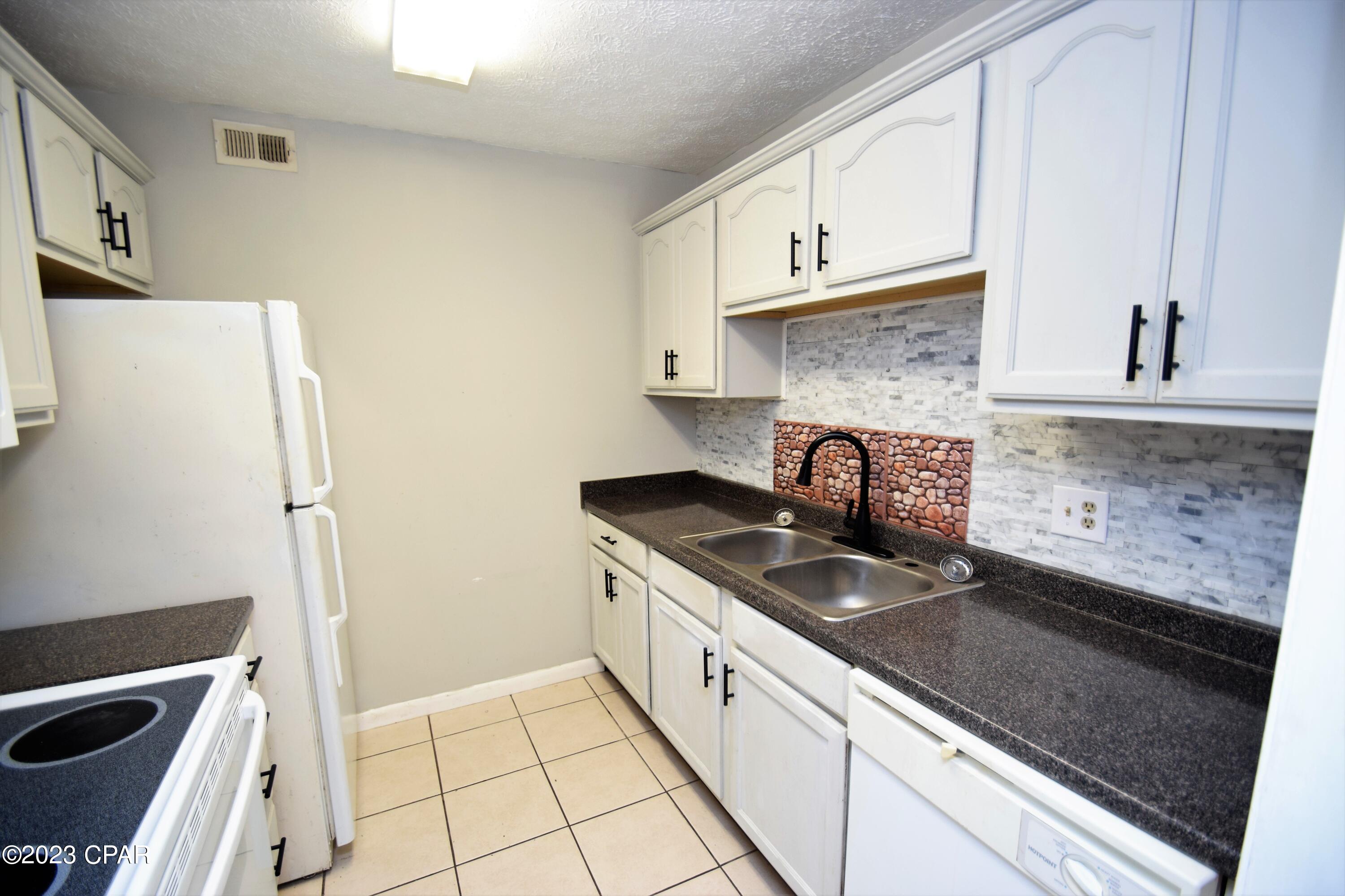 Saint Andrews Harbour Condo - Residential