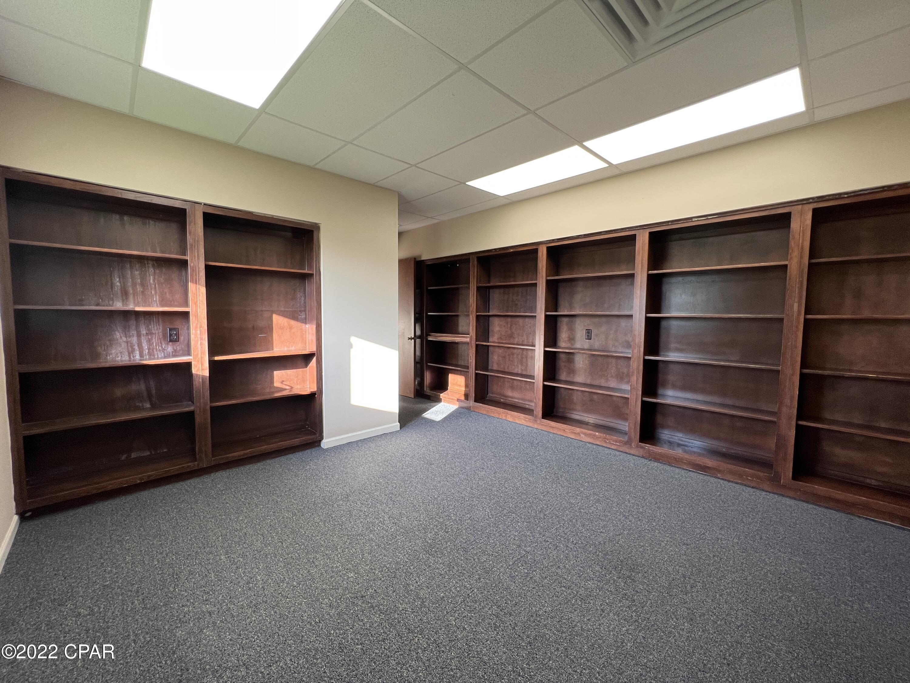 [No Recorded Subdiv] - Commercial Sale