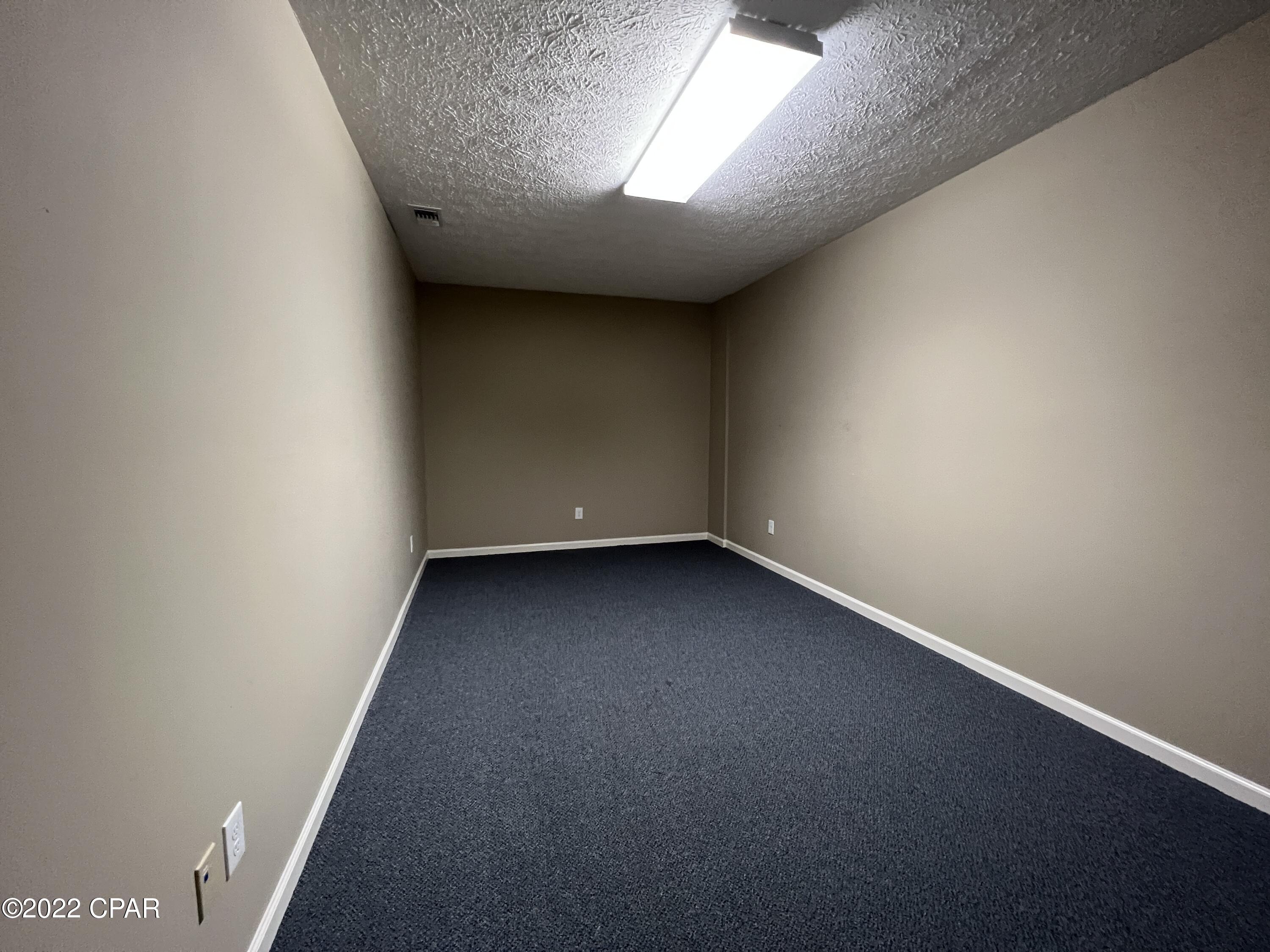 [No Recorded Subdiv] - Commercial Sale