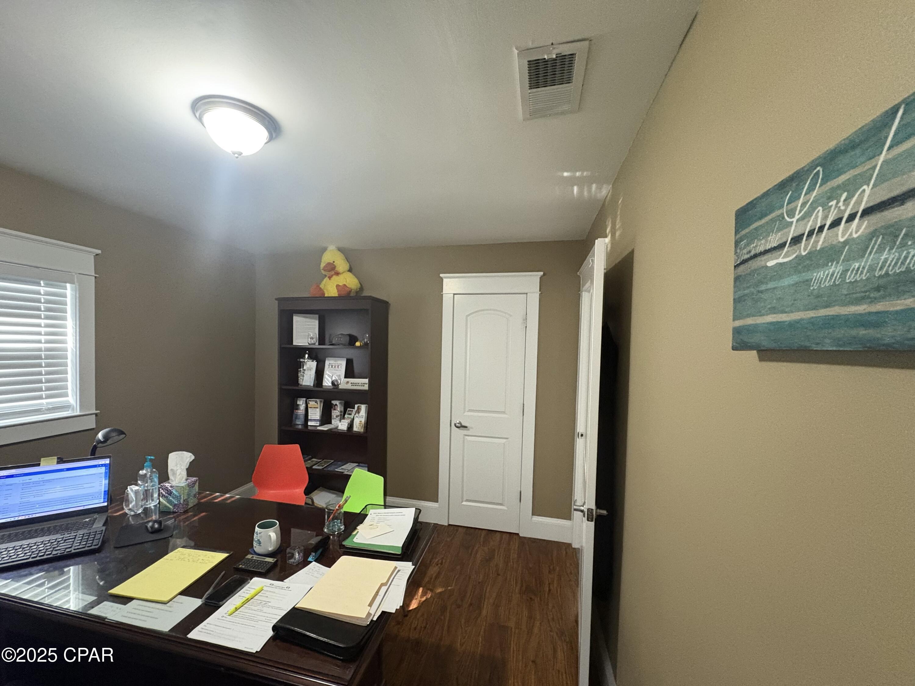 [No Recorded Subdiv] - Commercial Sale