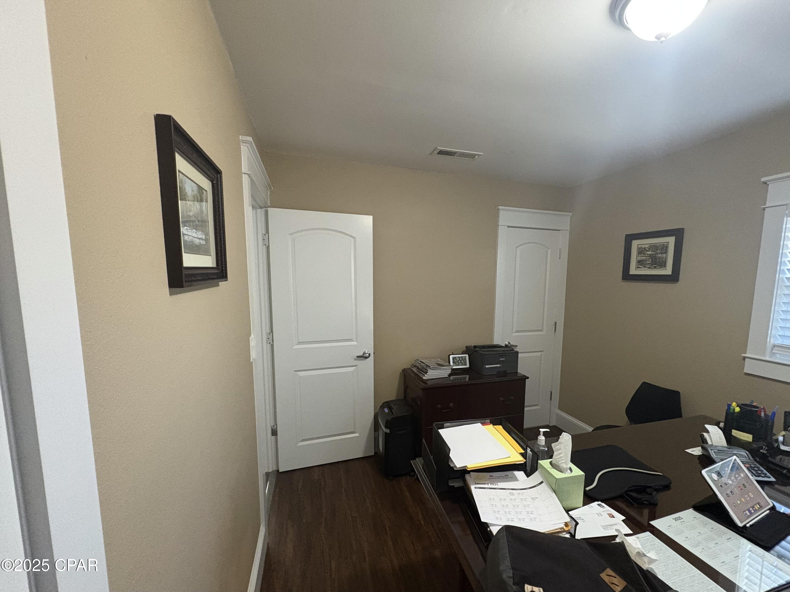 [No Recorded Subdiv] - Commercial Sale