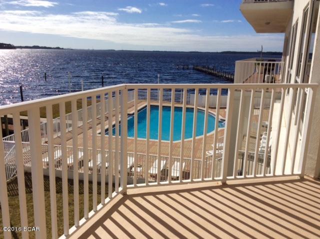 Marina Bay Condo - Residential