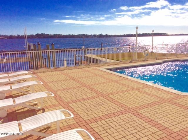 Marina Bay Condo - Residential