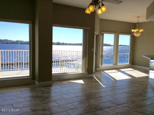 Marina Bay Condo - Residential