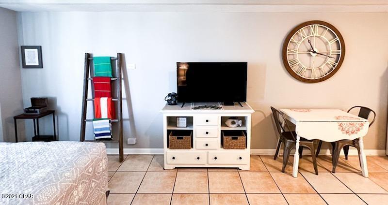 Fontainebleau Terrace - Residential