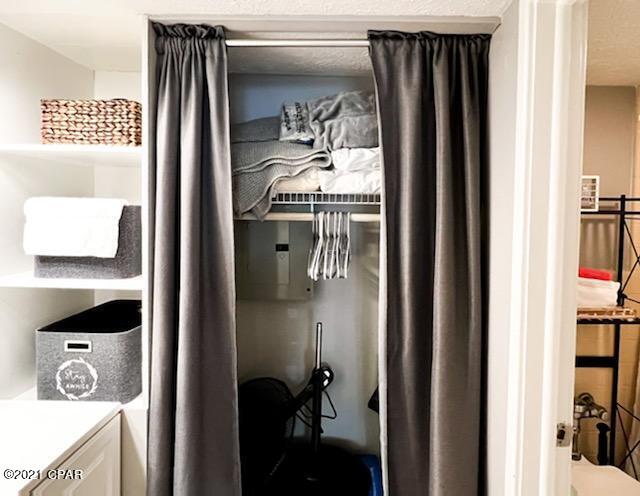 Fontainebleau Terrace - Residential