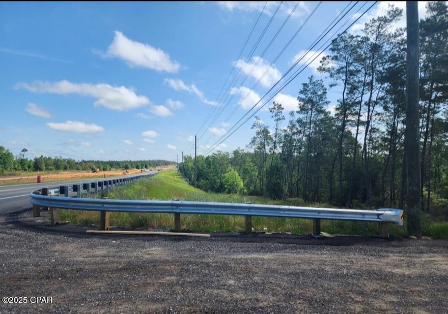 Looking for country living not far from the beach? This parcel is a great place to build a home or a weekend get a way? This 8.55 acre property is very private and has plenty of room to build a home and shop. It is only 45 minutes from the beautiful white sand beaches of Panama City Beach. The parcel also has over 600 ft. of Hwy. 77 road frontage and previously had a mobile home on it years ago and it has a well, septic and electricity available.
All measurements and items of importance are to be confirmed by buyer or buyer agent.