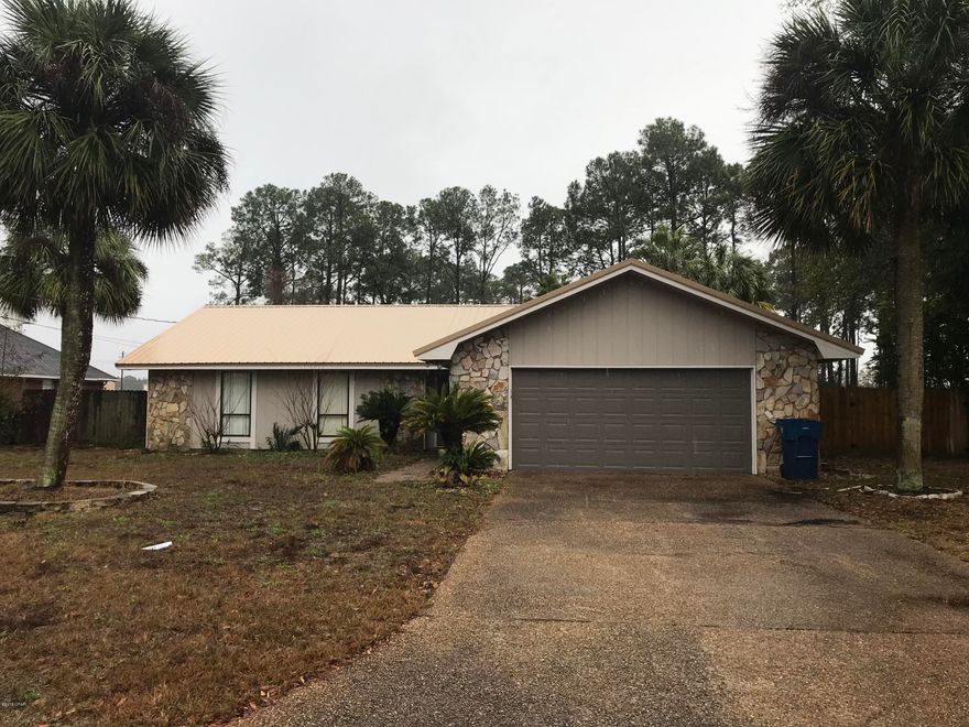 Priced to Sell.  This UPDATED home sits on a huge lot within walking distance to central Panama City.  Restaurants and shopping are just minutes away, but the location is also central to Tyndall AFB and the Navy Base, and only 20 minutes to the beach!  If that isn't enough, the roof and appliances are only 2 years old!   Vaulted ceilings greet you in this spacious floor plan, featuring 4 bedrooms and 2 full baths.  The large backyard features a spacious yard building/workshop and backs up to a treeline.  The yard is fully fenced for privacy. This is a great updated home ready for your family, call for your private tour.



All measurements are approximate; verify if important.