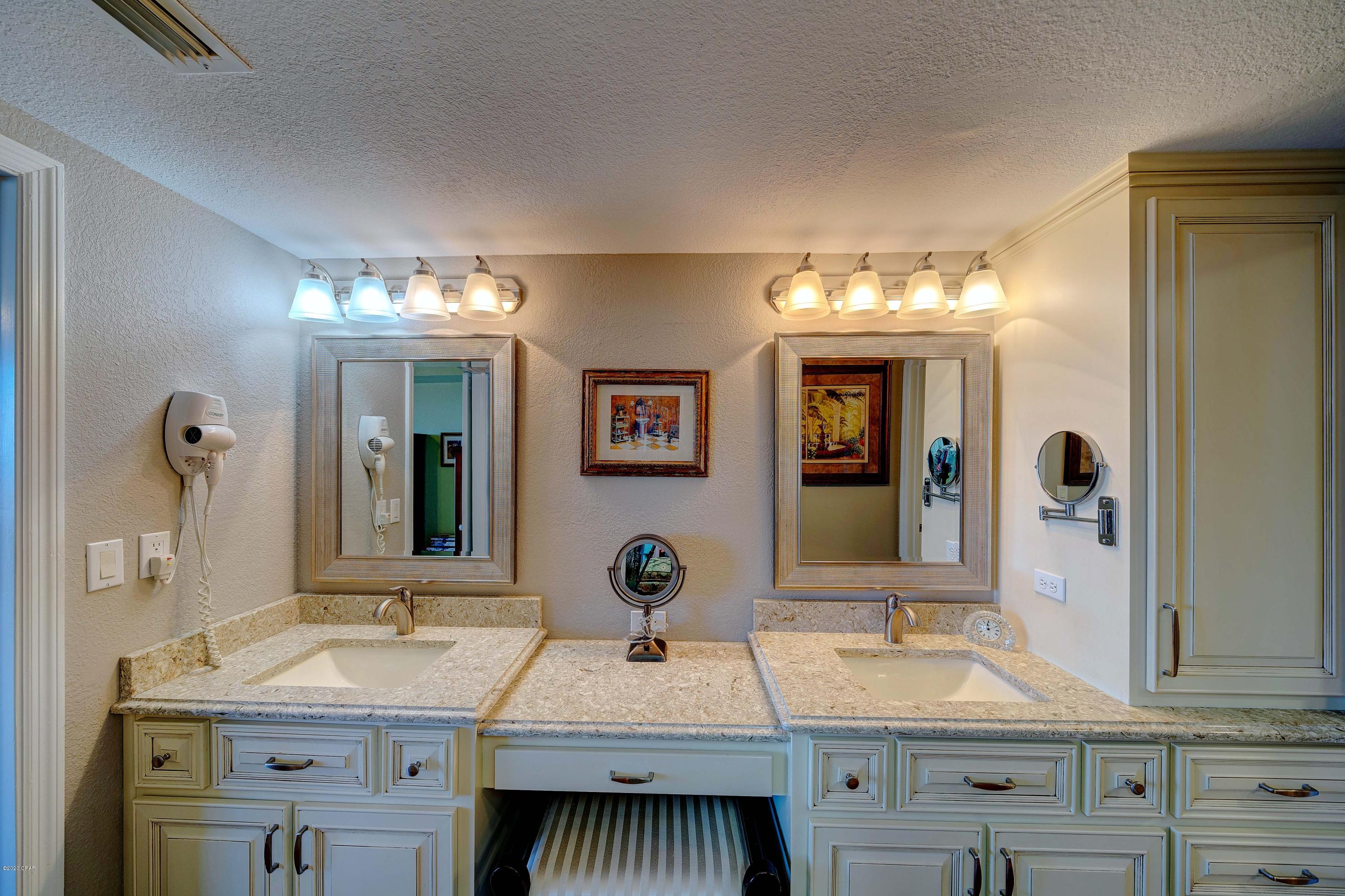 Hibiscus By The Bay - Residential