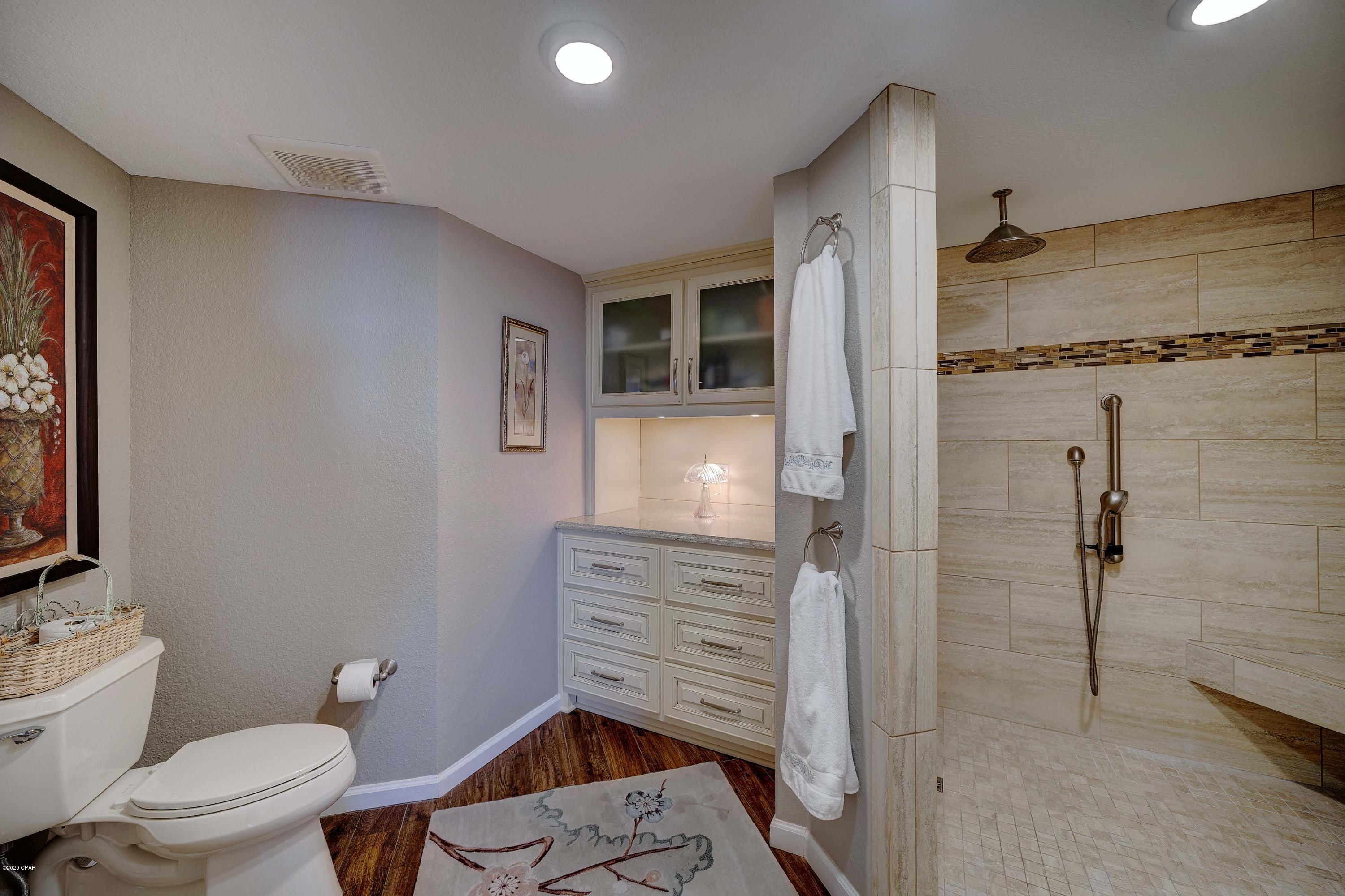 Hibiscus By The Bay - Residential