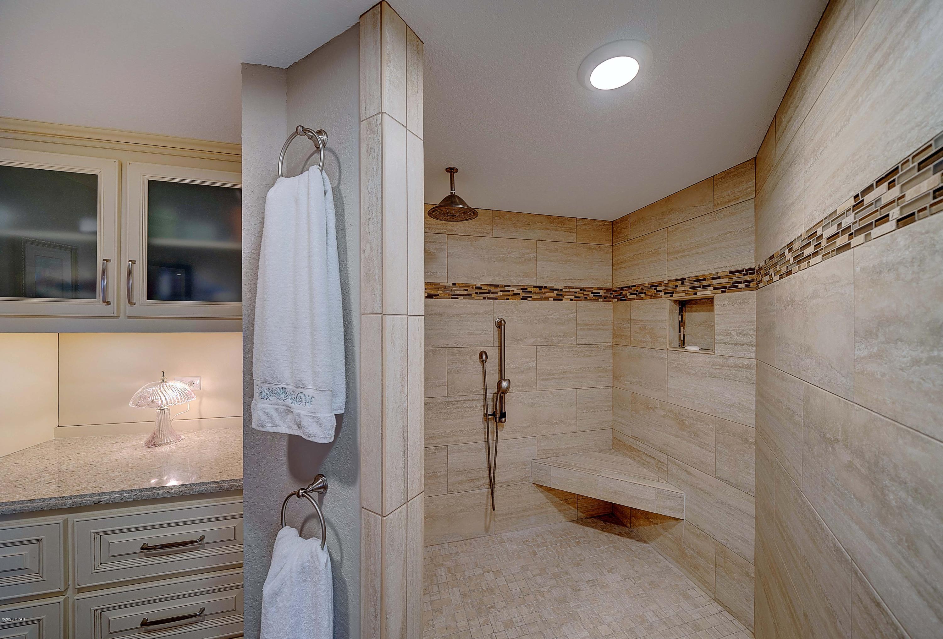 Hibiscus By The Bay - Residential