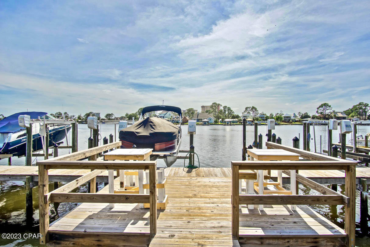 Quarter Deck Condo. - Residential