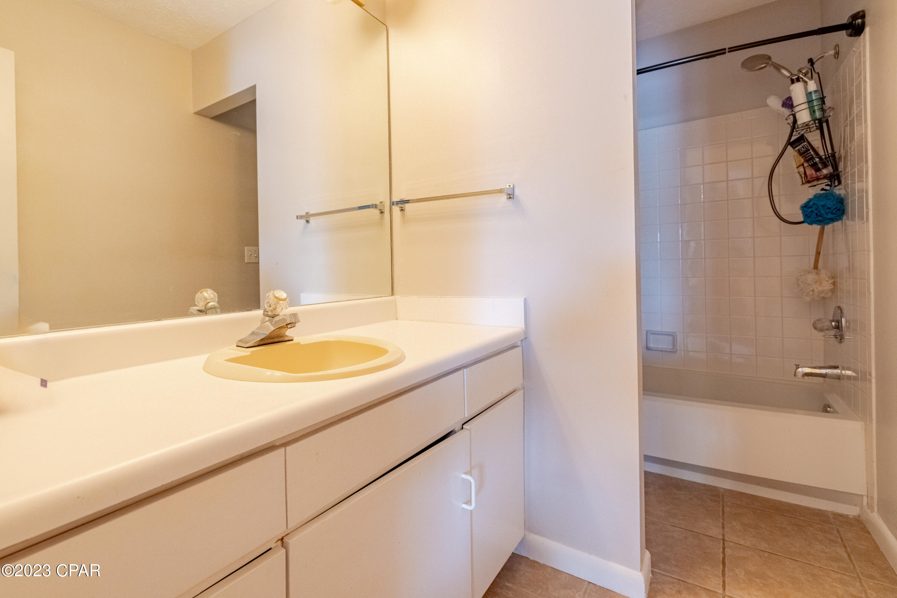 Quarter Deck Condo. - Residential