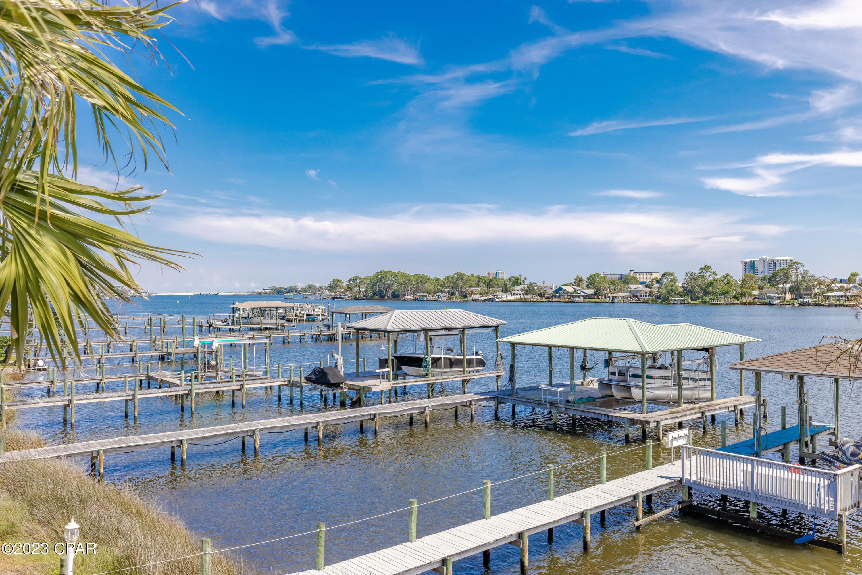 Quarter Deck Condo. - Residential