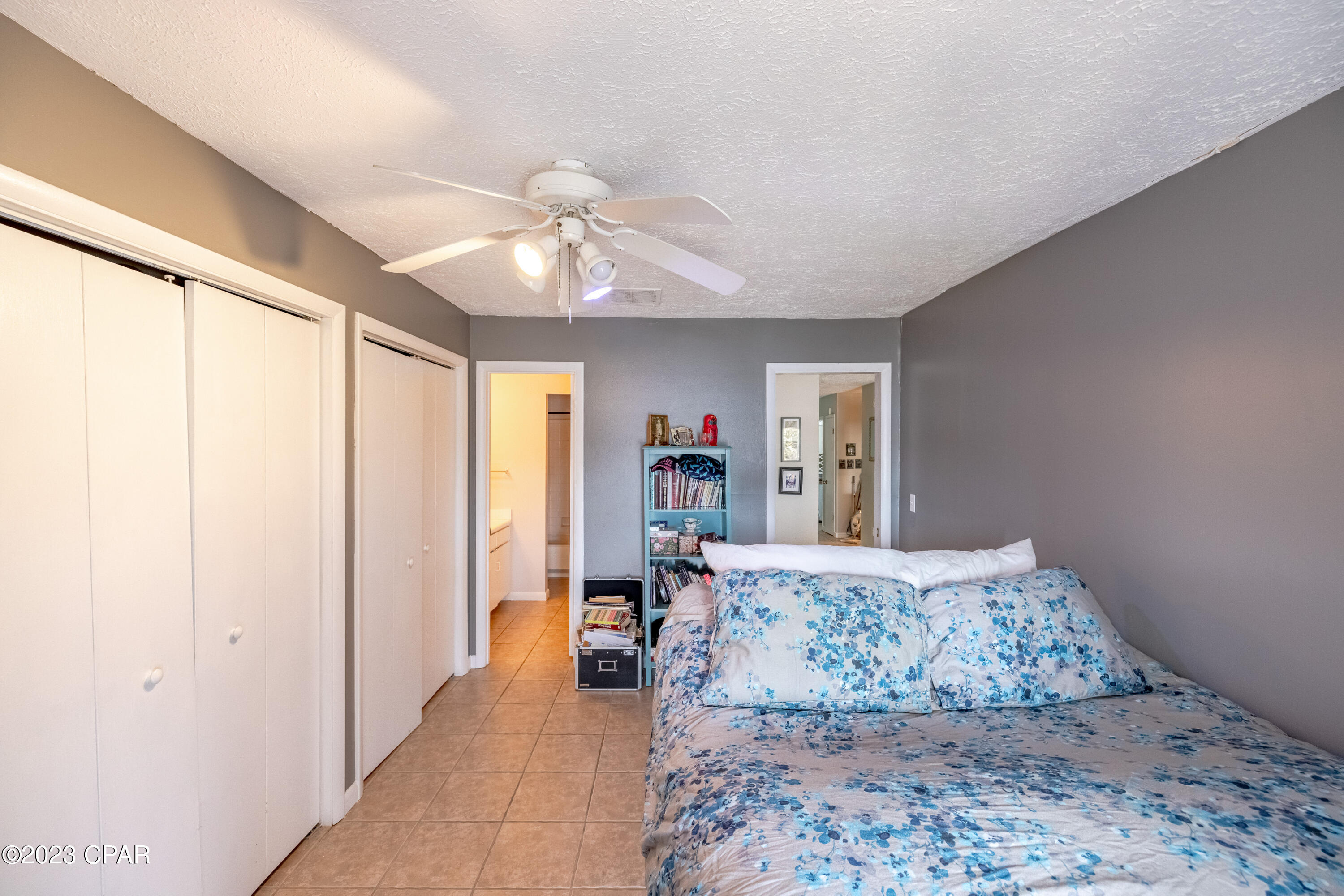 Quarter Deck Condo. - Residential