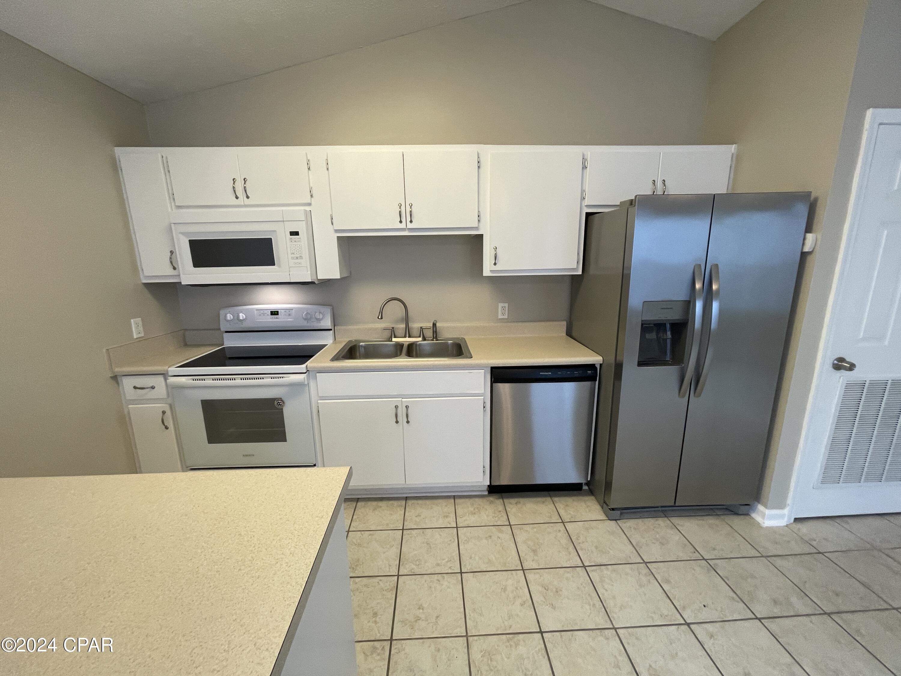 [No Recorded Subdiv] - Residential Lease