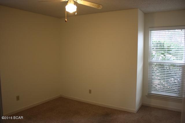 North Lagoon Oaks 3rd - Residential Lease