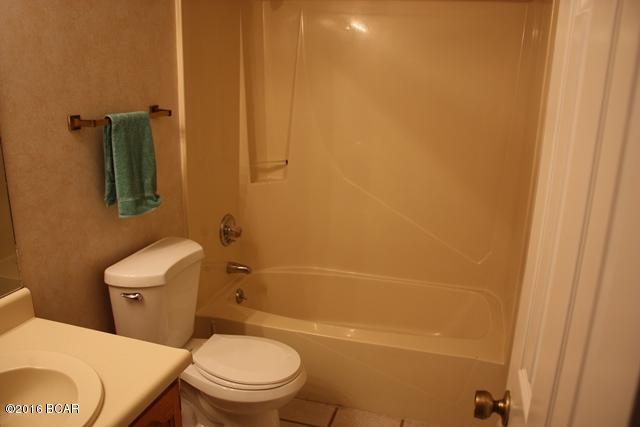 North Lagoon Oaks 3rd - Residential Lease