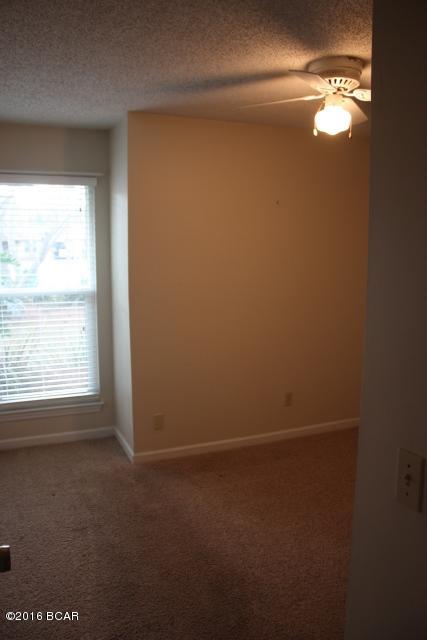 North Lagoon Oaks 3rd - Residential Lease
