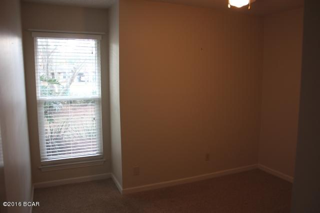 North Lagoon Oaks 3rd - Residential Lease
