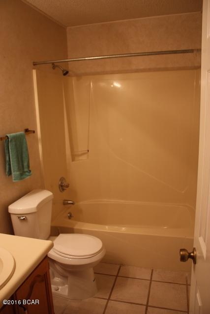 North Lagoon Oaks 3rd - Residential Lease