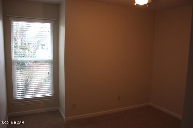 North Lagoon Oaks 3rd - Residential Lease