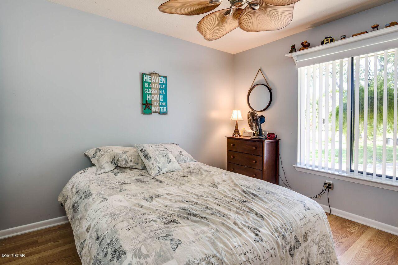 Derby Woods 1st Add - Residential