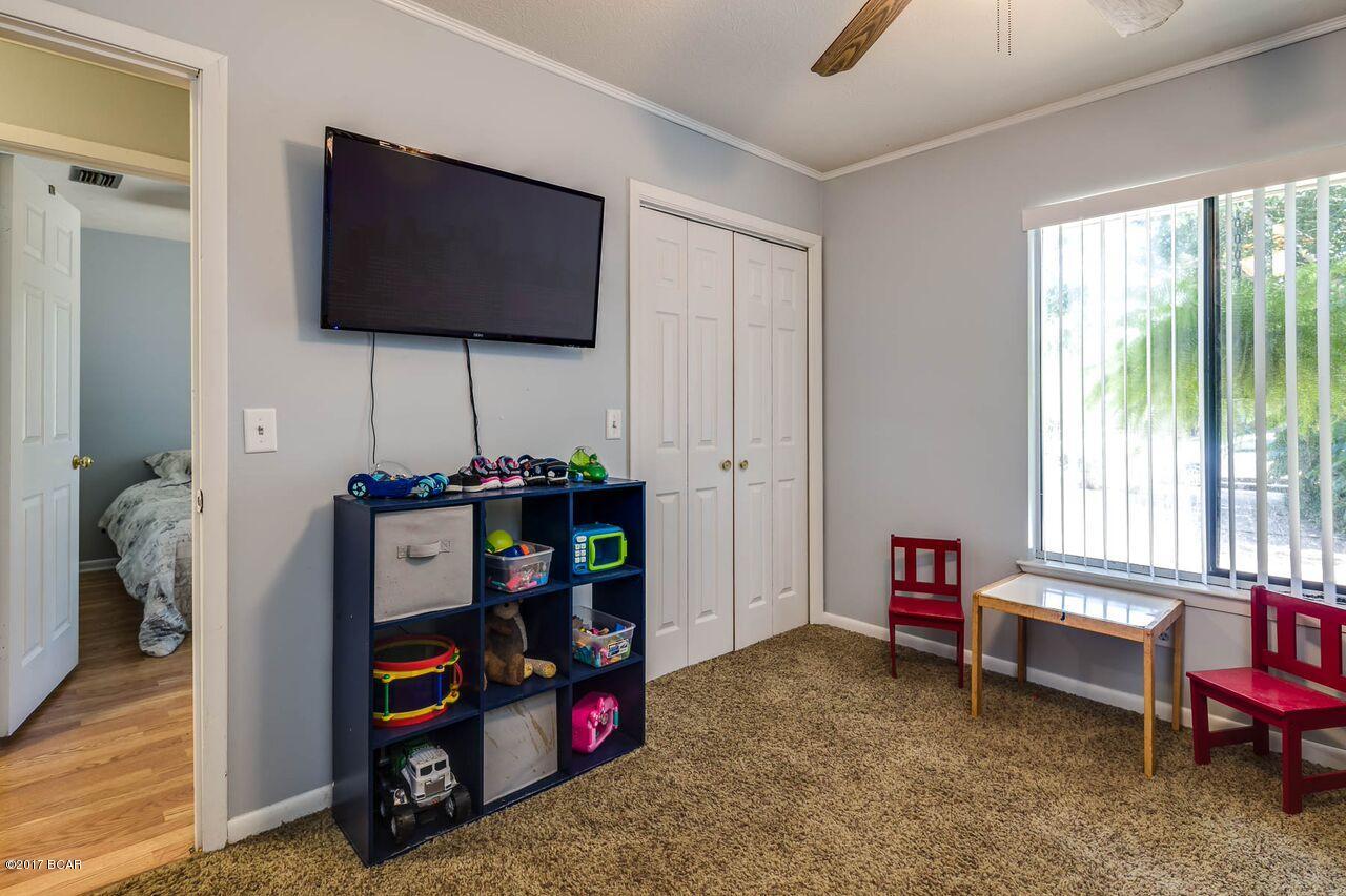 Derby Woods 1st Add - Residential