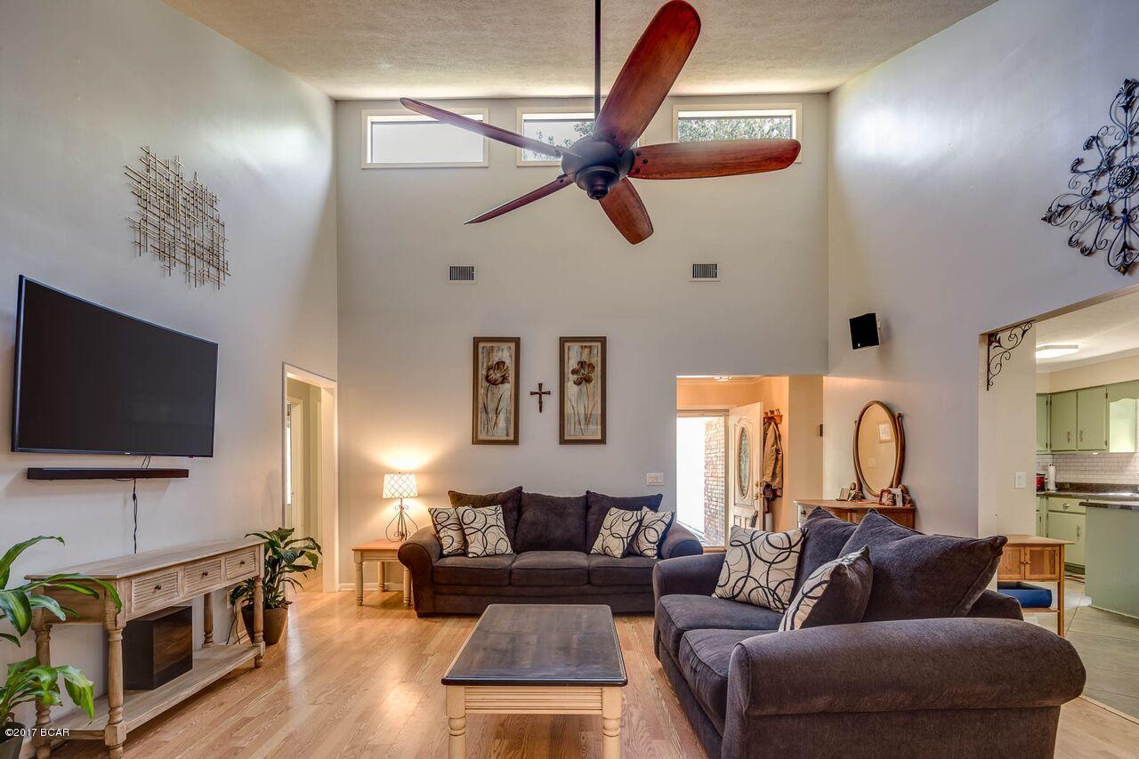 Derby Woods 1st Add - Residential